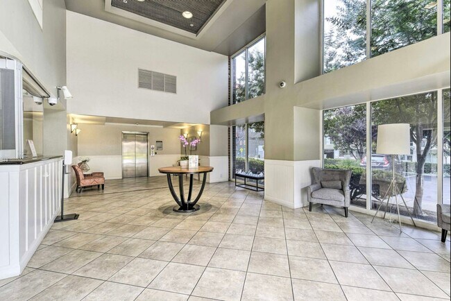 Foto del edificio - COMING SOON!!! BEAUTIFUL 1BD/1BA CONDO IN EMERYVILLE CA