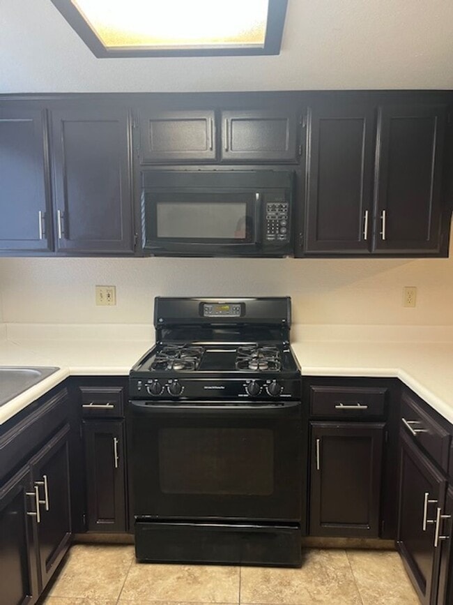 Building Photo - BC817-11