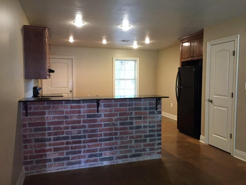 Foto principal - 889 Topsy Rd