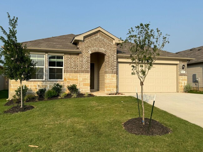 Foto del edificio - 4 BR + OFFICE / 3 BA in Seguin - 2042 SF One-Story Home - Arroyo Ranch!