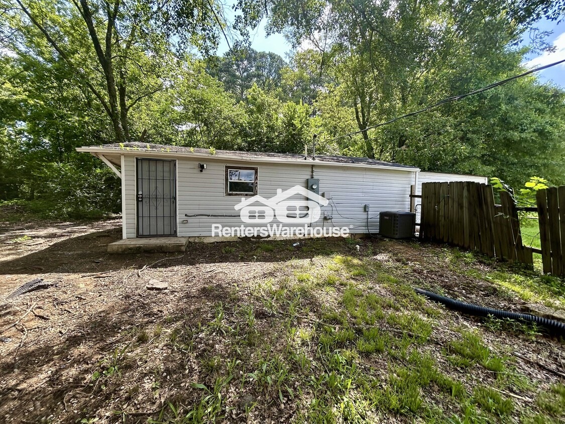 Primary Photo - 1435 Cherry Ave