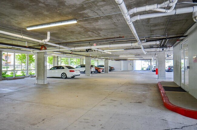 Foto del edificio - 6955 Turtlewood Dr