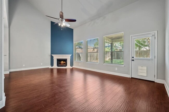 Foto del edificio - 2016 Melissa Oaks Ln