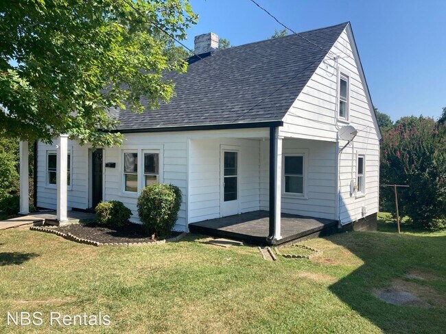Building Photo - 4 br, 1 bath House - 178 Northwest Blvd.
