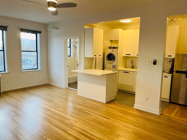 Foto del edificio - 821 Bergen Ave