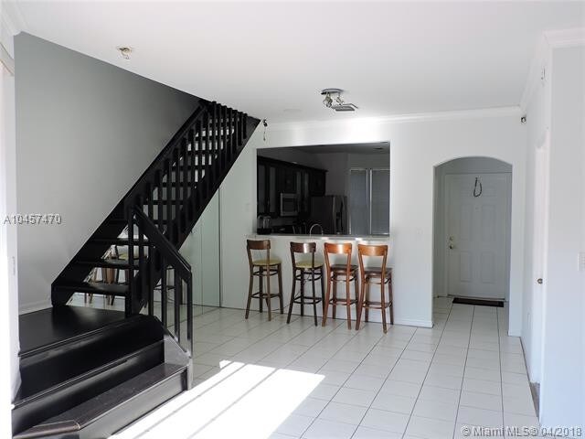 Foto del edificio - 4020 Tree Top Rd