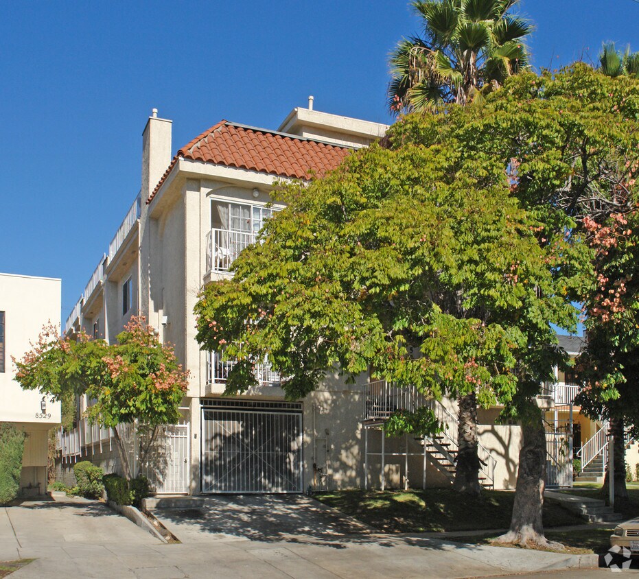 Foto principal - 8525 Saturn St
