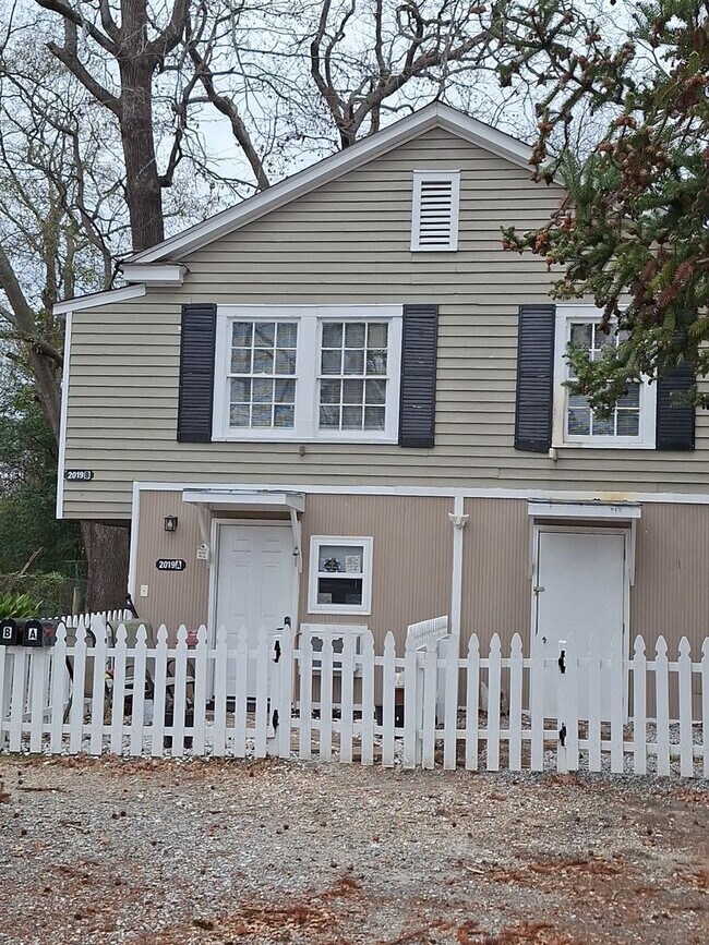 Building Photo - 2019 15th Ave