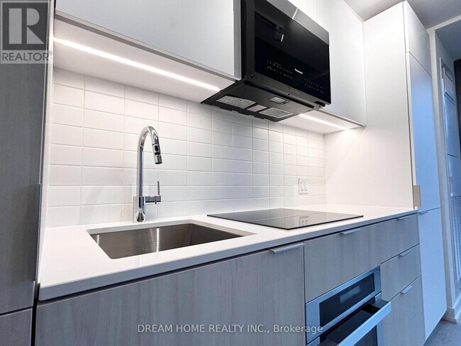 Photo du bâtiment - 28 Eastern Ave