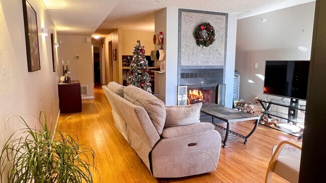 Foto del edificio - 540 S Forest St