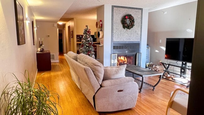 Building Photo - 540 S Forest St