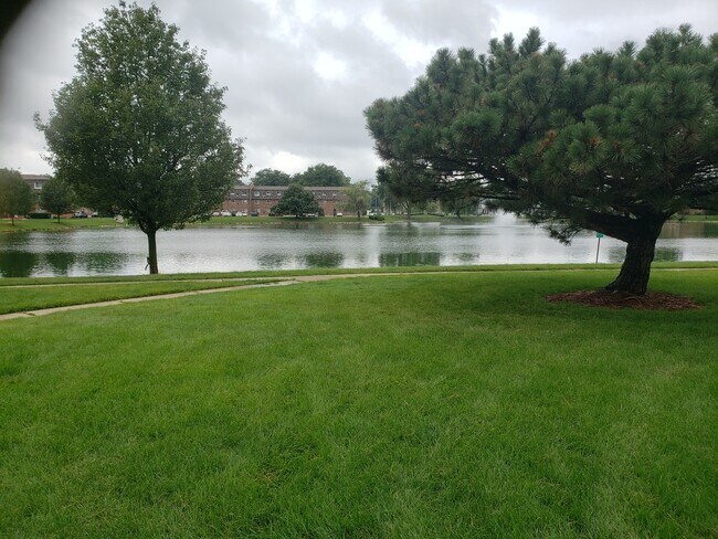 Foto del edificio - 9385 Bay Colony Dr