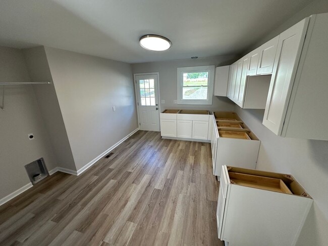 Building Photo - 116 N Tarver Ave