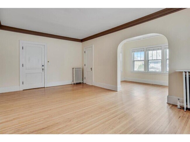 Foto del edificio - 3704 Colfax Ave South