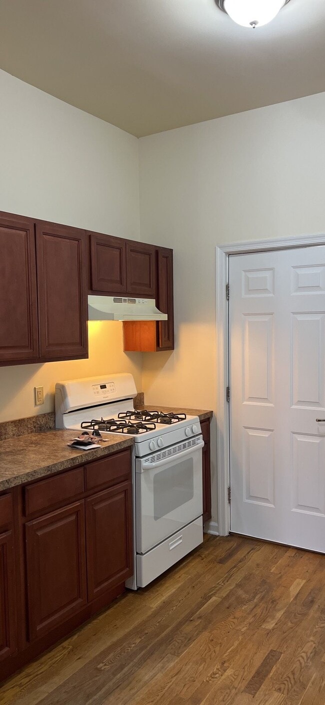 Building Photo - 129 Court St