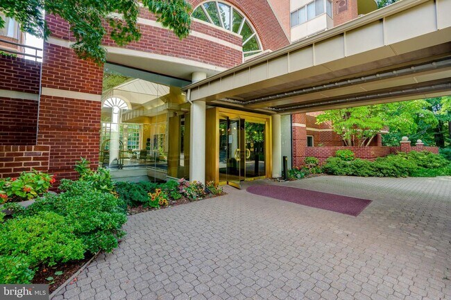 Foto del edificio - 5800 Nicholson Ln