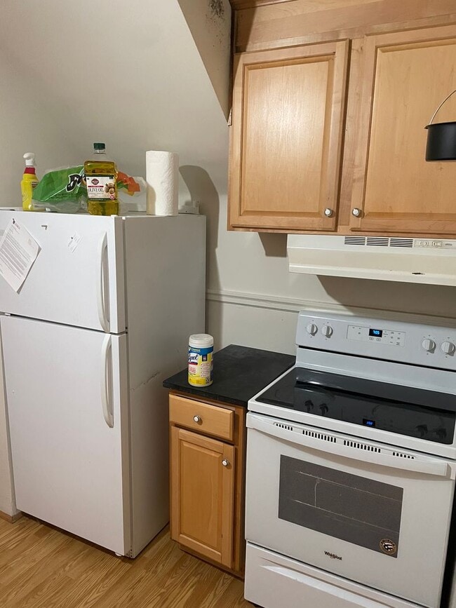 Building Photo - Perfect Home a Block from Mary Munford