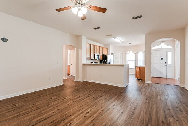 Building Photo - 372 Summercove Cir