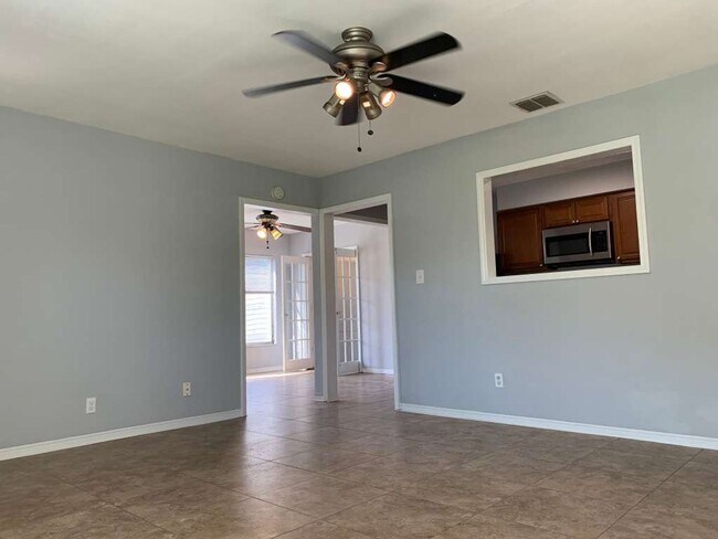 Foto del edificio - 3 Bedroom 2 Bath Home in Central Gulfport