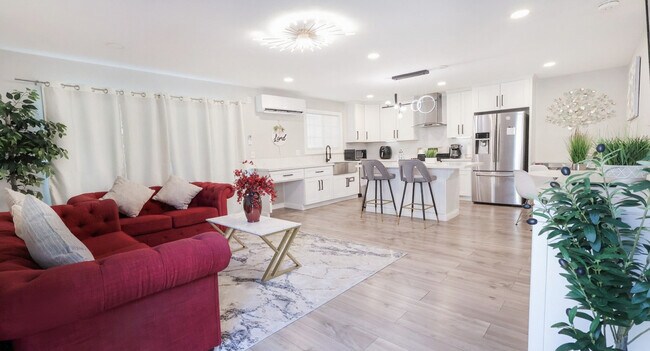 Foto del edificio - 1063-67 Gillespie Dr