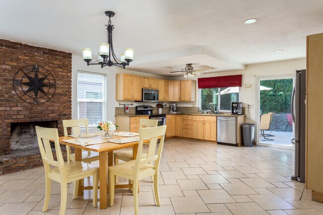 Building Photo - 132 Brookside Dr