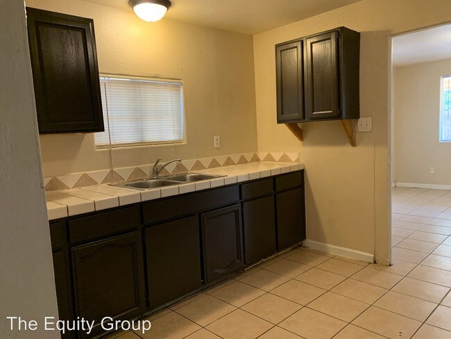 Foto del edificio - 928-9325 W Goshen Ave