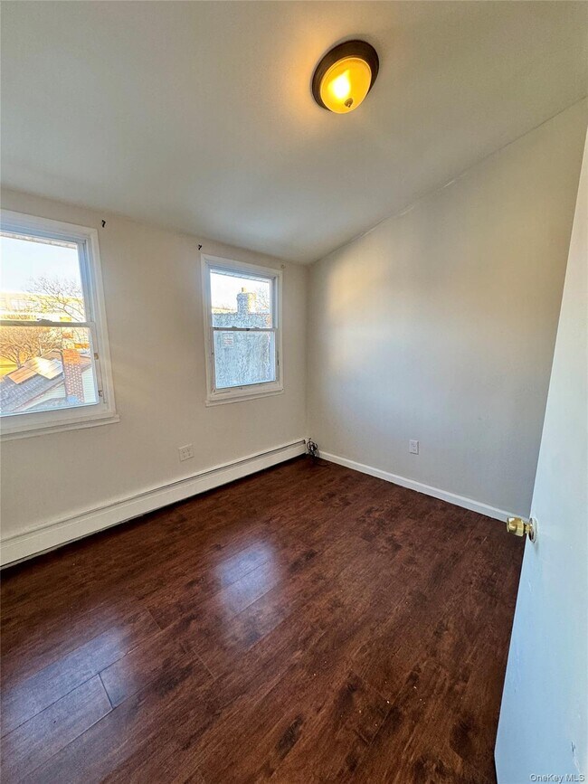 Foto del edificio - 164-41 108th Dr