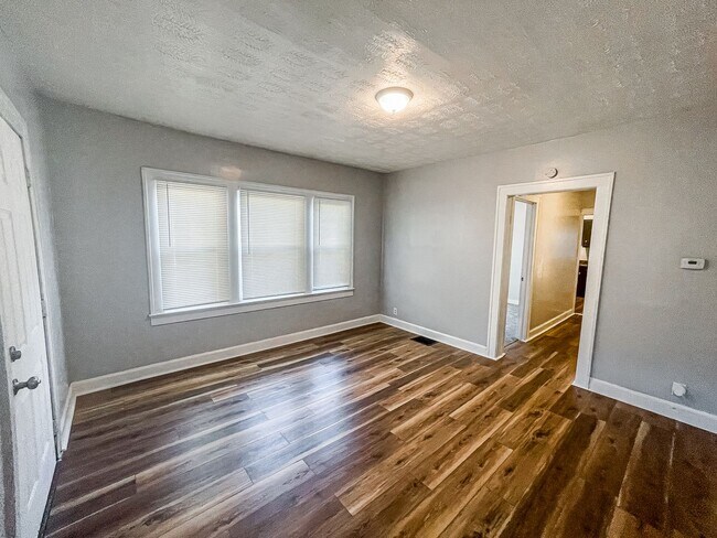 Foto del edificio - 1315-1317 N Gale St
