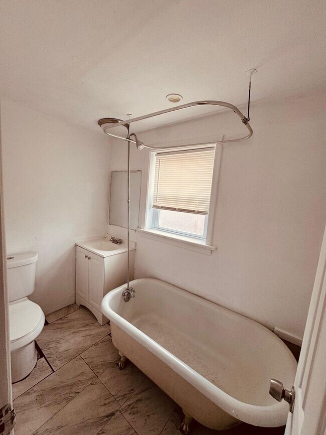 Foto del edificio - Port Richmond rental home