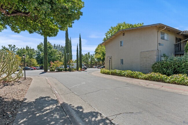 Building Photo - Charming 2-Bedroom Unit  in Rancho Cordova