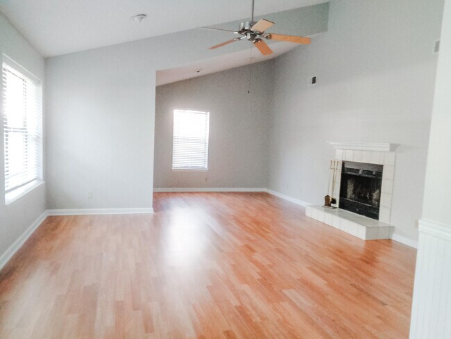 Foto del edificio - 228 Louisiana Ave