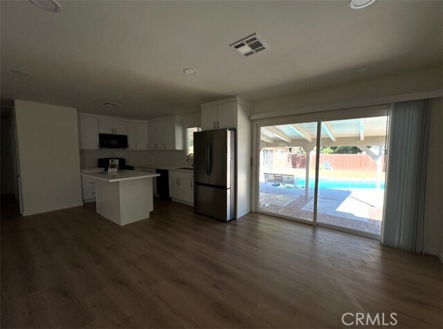 Building Photo - 8448 Aura Ave