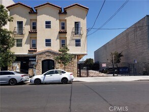 Building Photo - 14537 Archwood St