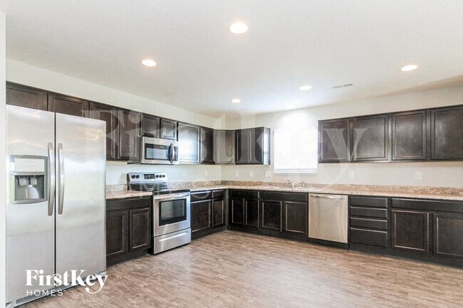 Foto del edificio - 8154 Brookville Wy