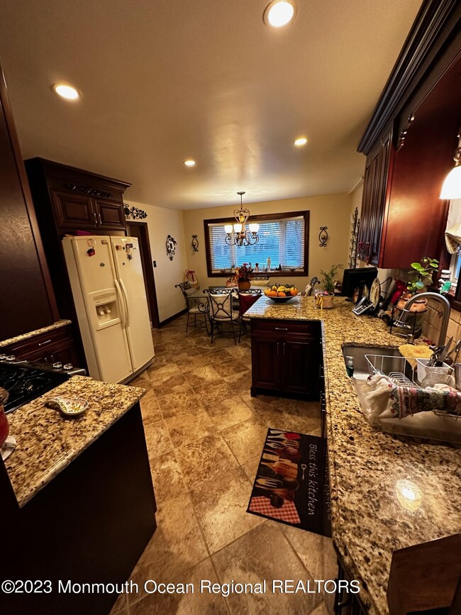 Foto del edificio - 179 Baltusrol Ave