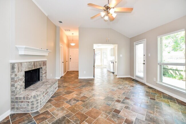 Building Photo - 321 Rustic Grove Ln