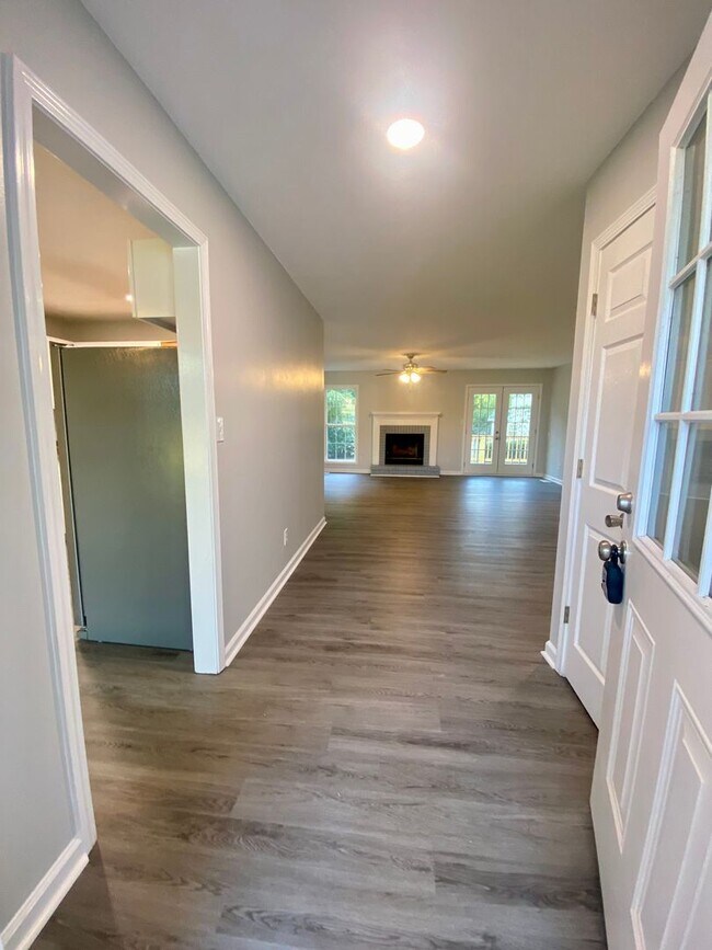 Foto del edificio - 2401 Shoveler Way