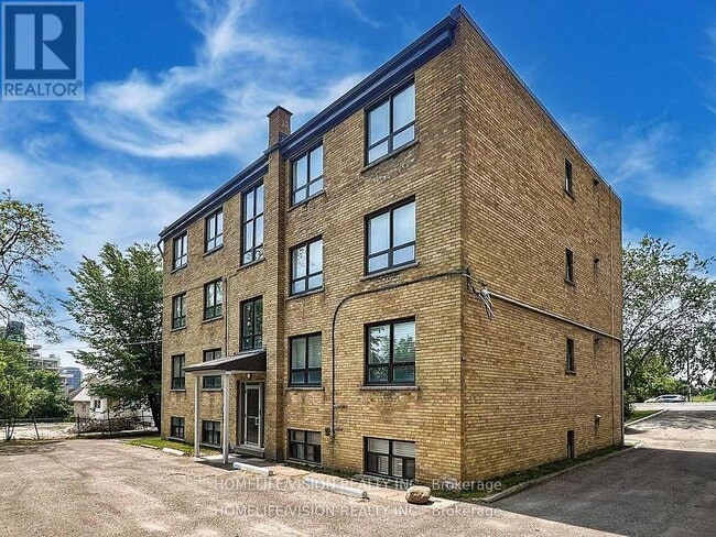 Building Photo - 9901 Yonge St