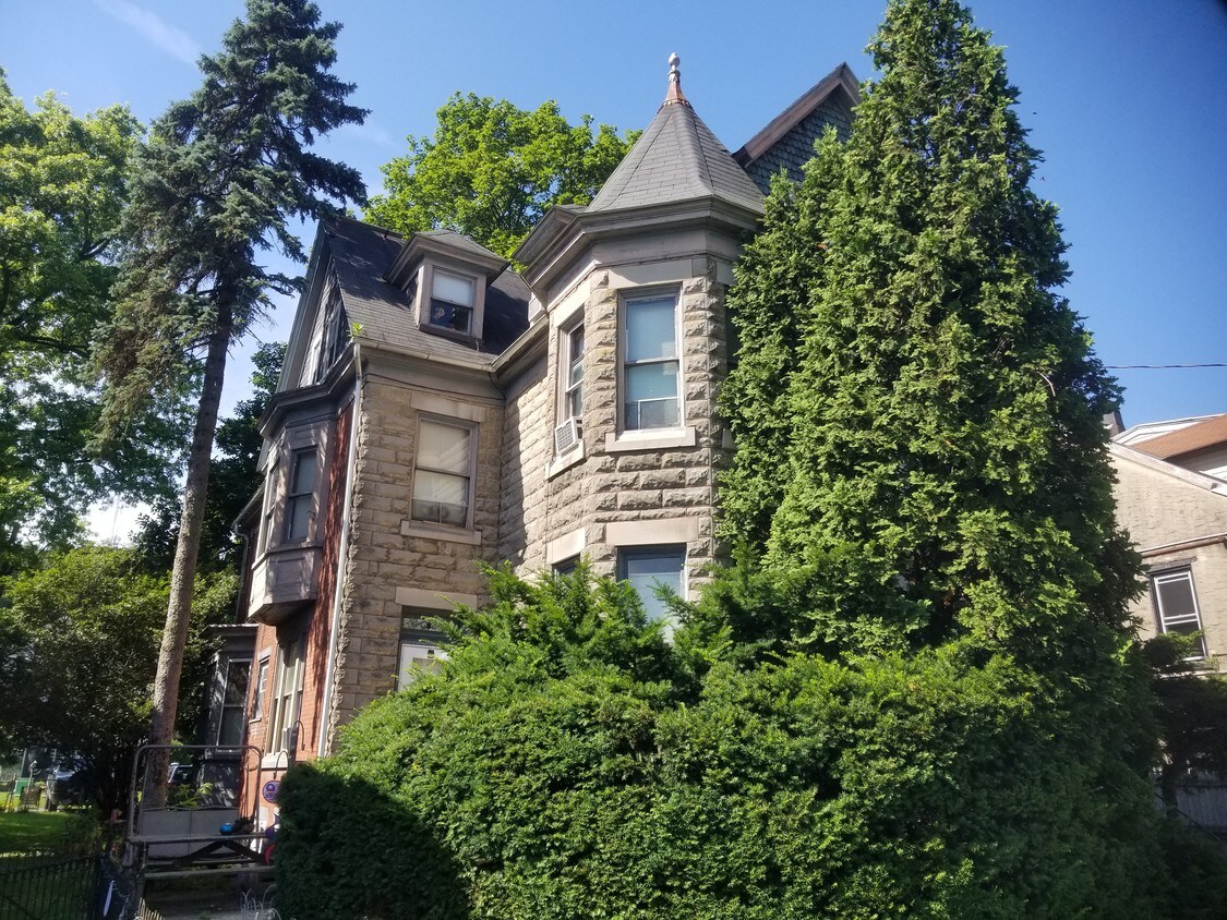 2220 Perkiomen Ave Unit 2, Mount Penn, PA 19606 Apartment for Rent in