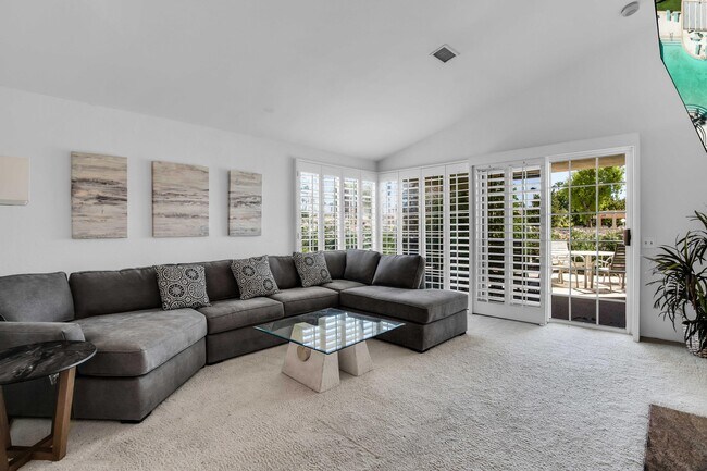 Building Photo - 43772 Cll Las Brisas W