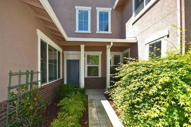 Foto del edificio - COMING SOON-Charming 3 bedroom home -with ...