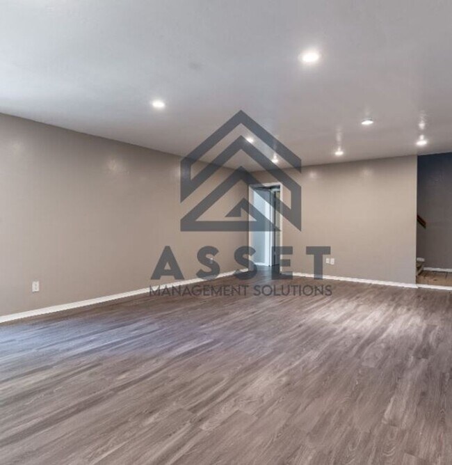 Foto del edificio - 6 Bedroom Rent to Own Home Available!