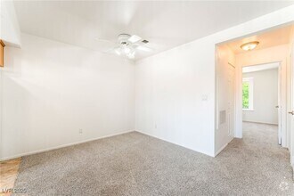 Building Photo - 7300 W Pirates Cove Rd