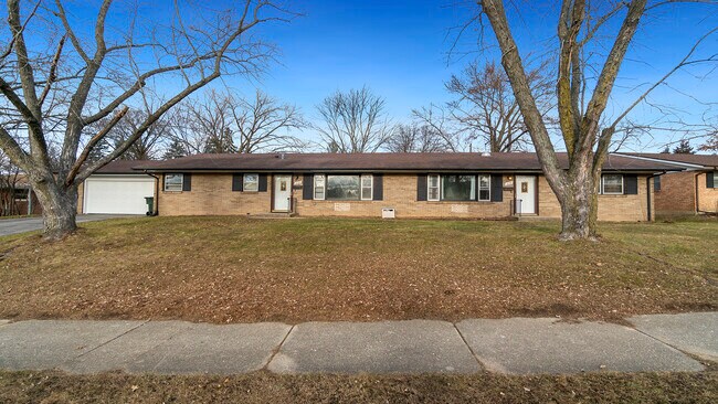 Building Photo - 229 Flintridge Dr