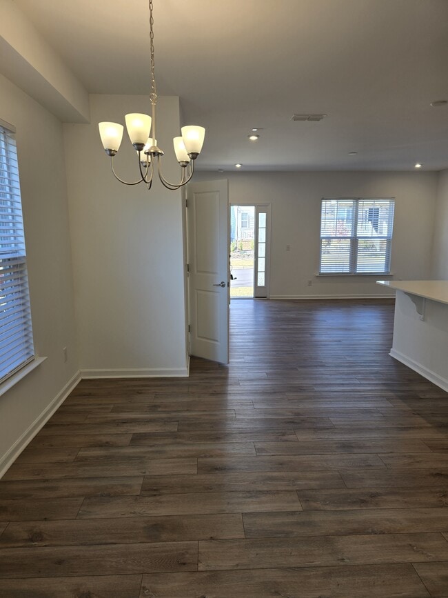 Foto del edificio - 1846 Teachers House Rd NW