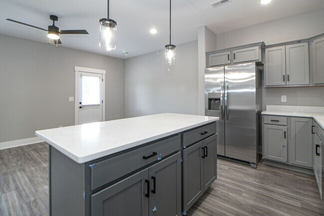 Building Photo - 1606 Jonathan Wade Cir