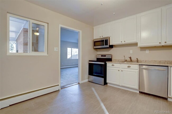 Building Photo - Updated 3 Bedroom Home in Hoffman Heights