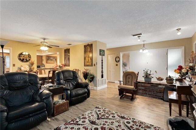 Foto del edificio - 367 Saint Dunstan Way, Winter Park, FL 32792