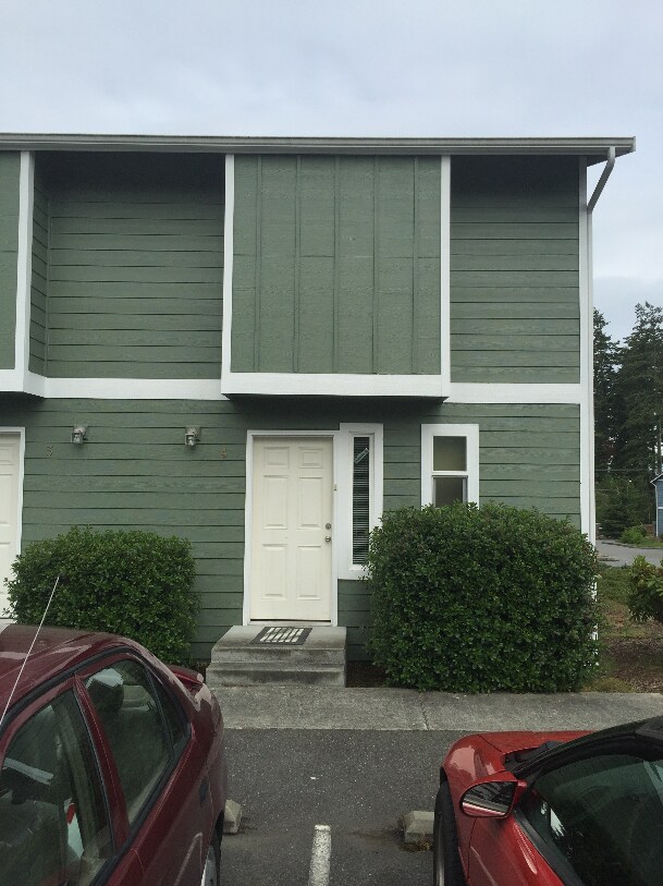 Primary Photo - 1225 N Oak Harbor St