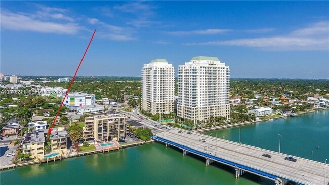 Foto del edificio - 7845 NE Bayshore Ct